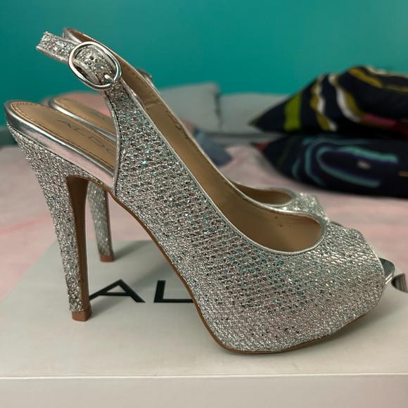 Aldo Silver Heels - Picture 6 of 9